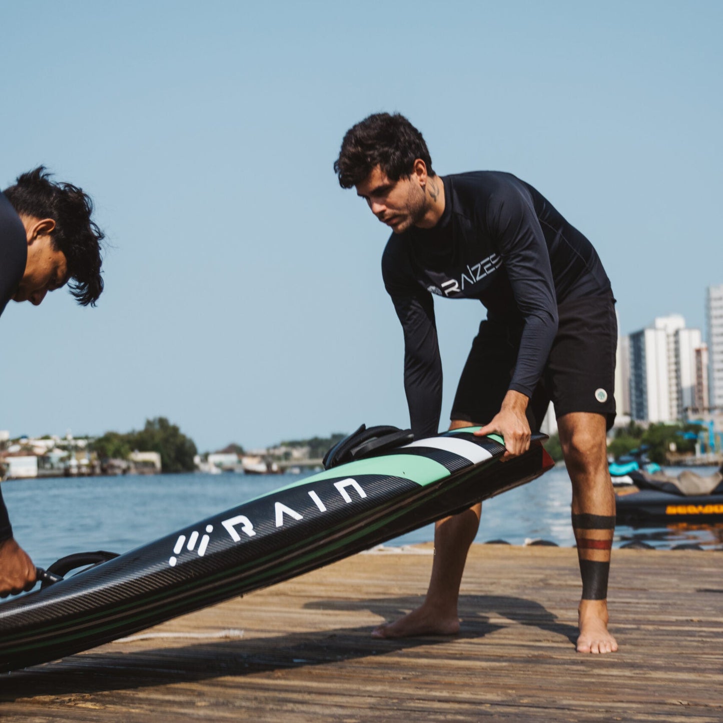 Prancha Elétrica Rain R20 12.000W eFoil – Alta Performance Aquática | Ativo e Online